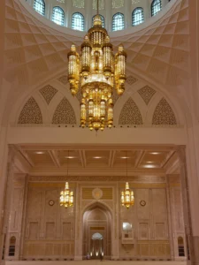 Большая мечеть Низвы внутри